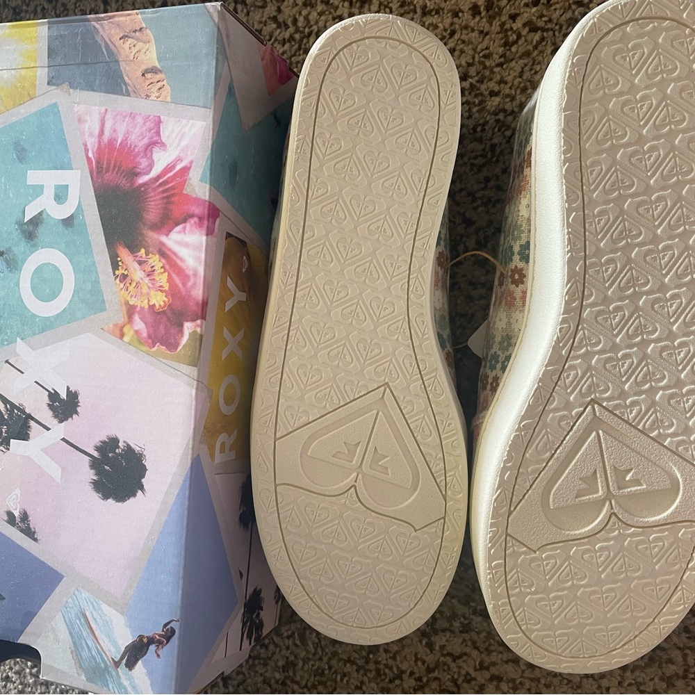NWT Roxy Shoes size 11 - Picture 4 of 5